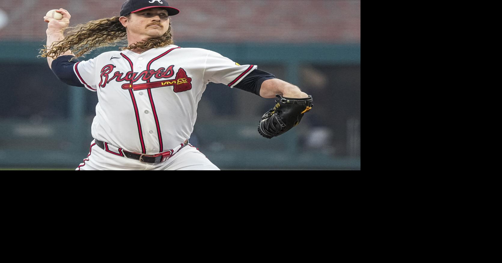 Holmes' gem helps Braves open 7½-game lead in NL East