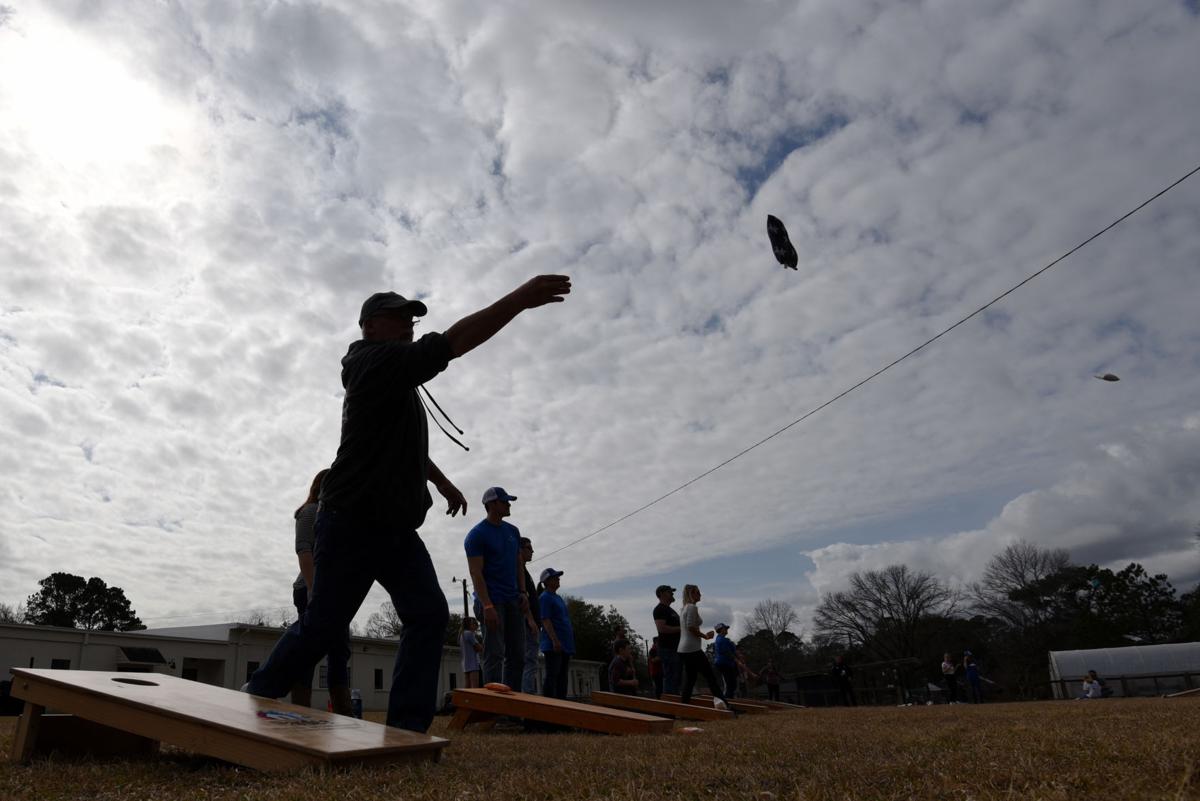 pc-020118-fe-cornhole 00011