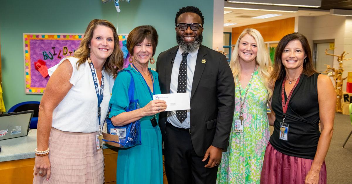 Reeves Elementary media specialist selected for 2025 PSTA classroom grant