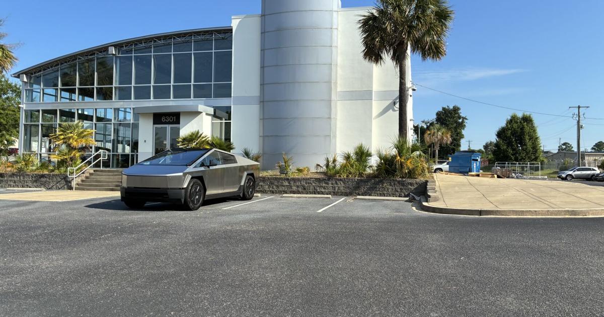 Musk fan challenges SC law blocking Tesla dealerships while secretive repair site draws attention