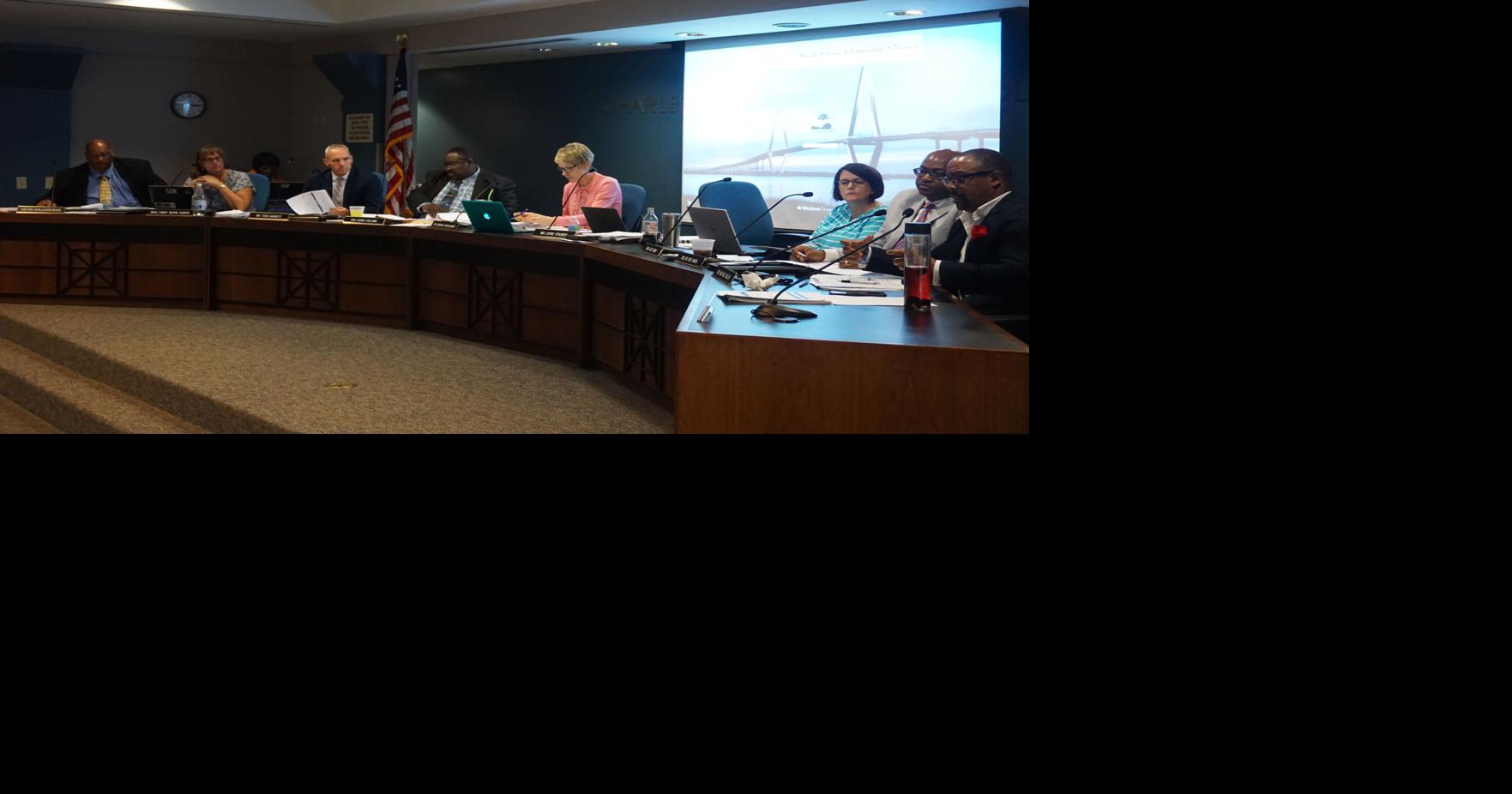 Charleston schools superintendent keeps authority to hire principals