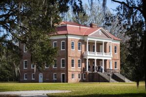 Charleston's Drayton Hall offering locals discounted admission