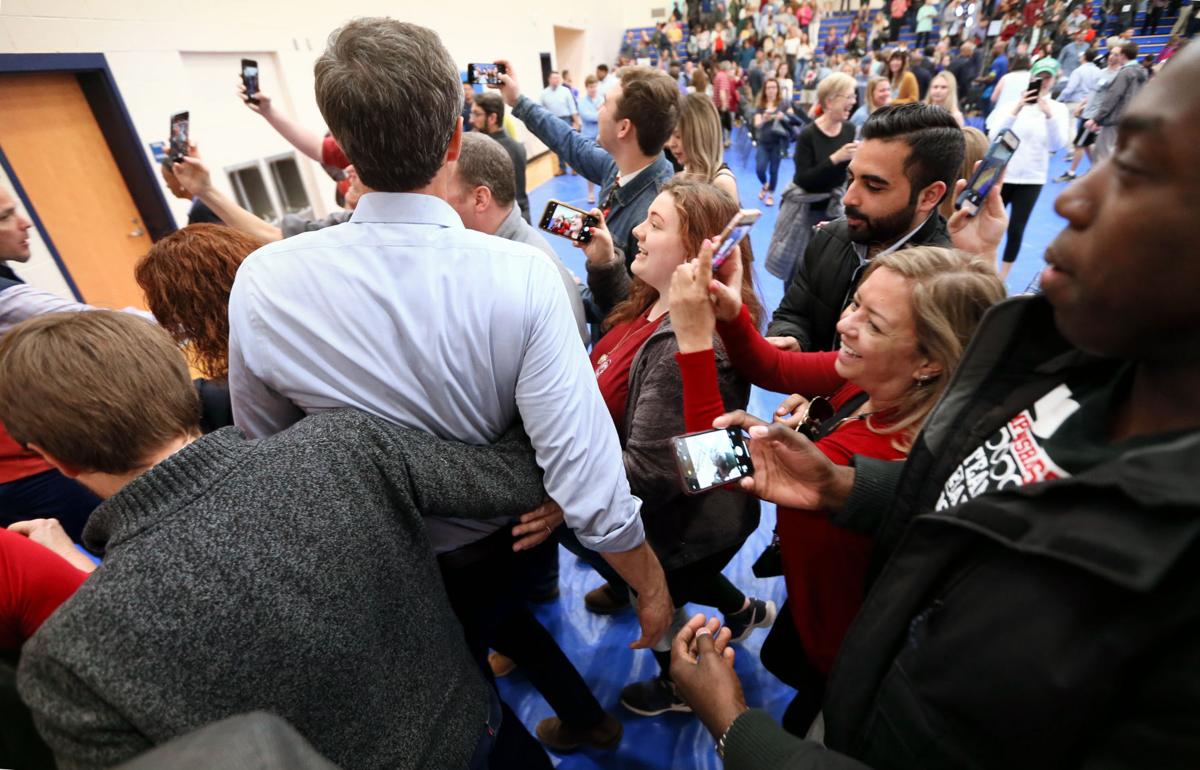 selfies beto orourke.jpg
