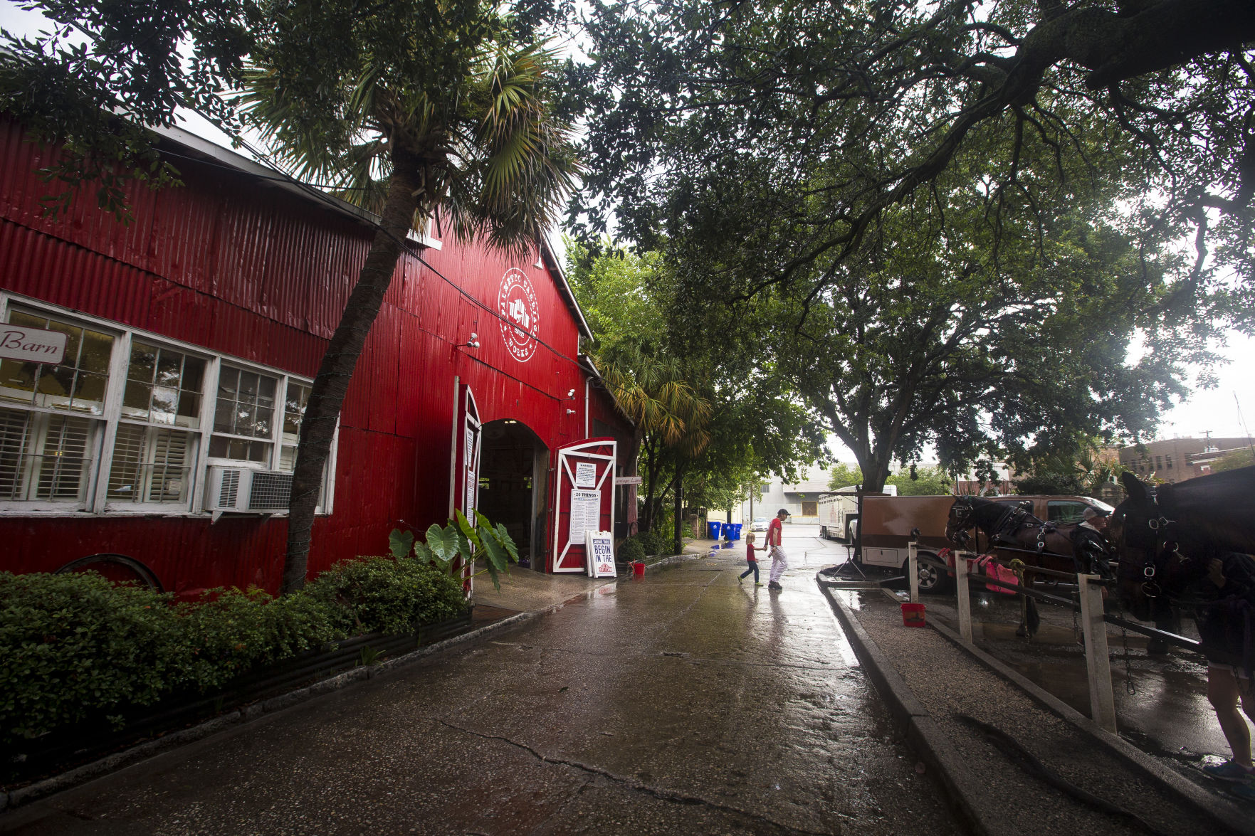 red barn carriage tours