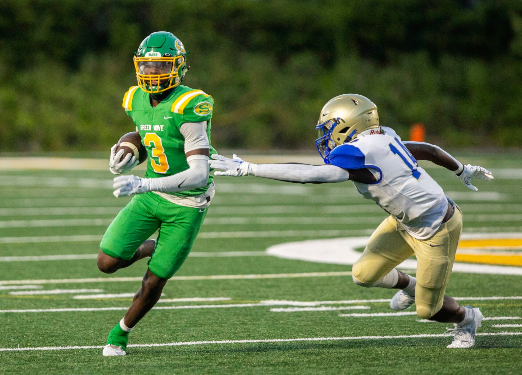 Yannick Smith Dominates with 241 Yards and Four Touchdowns as Summerville Stays Undefeated