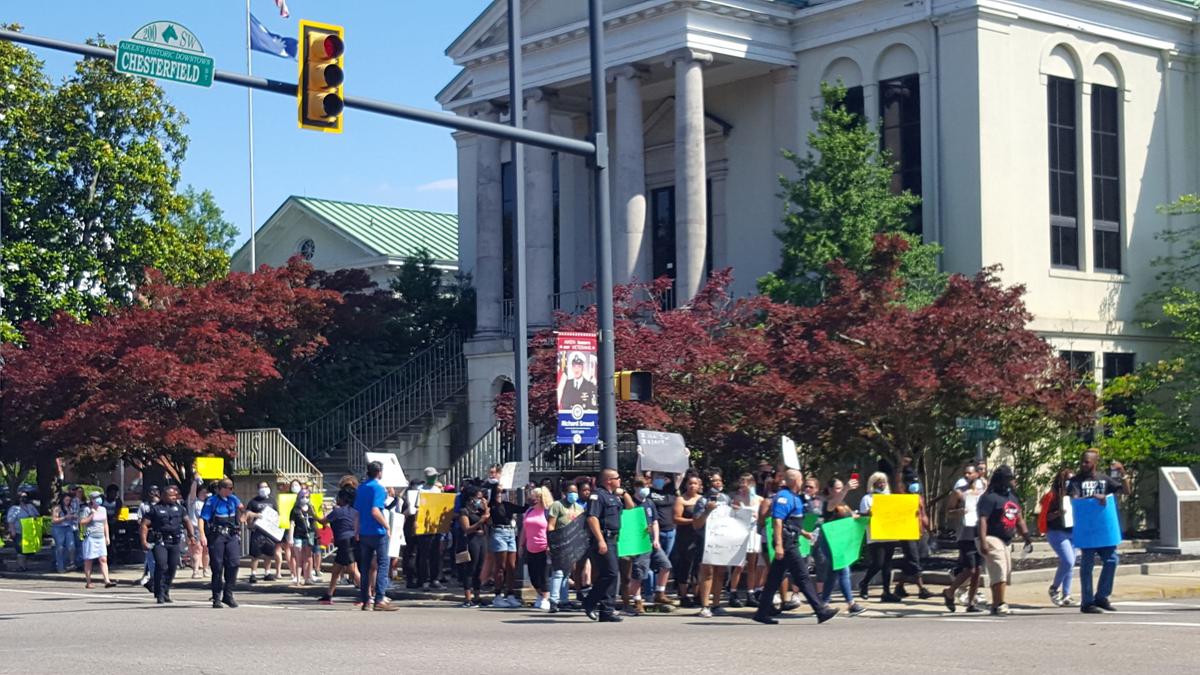 Protest courthouse on the move