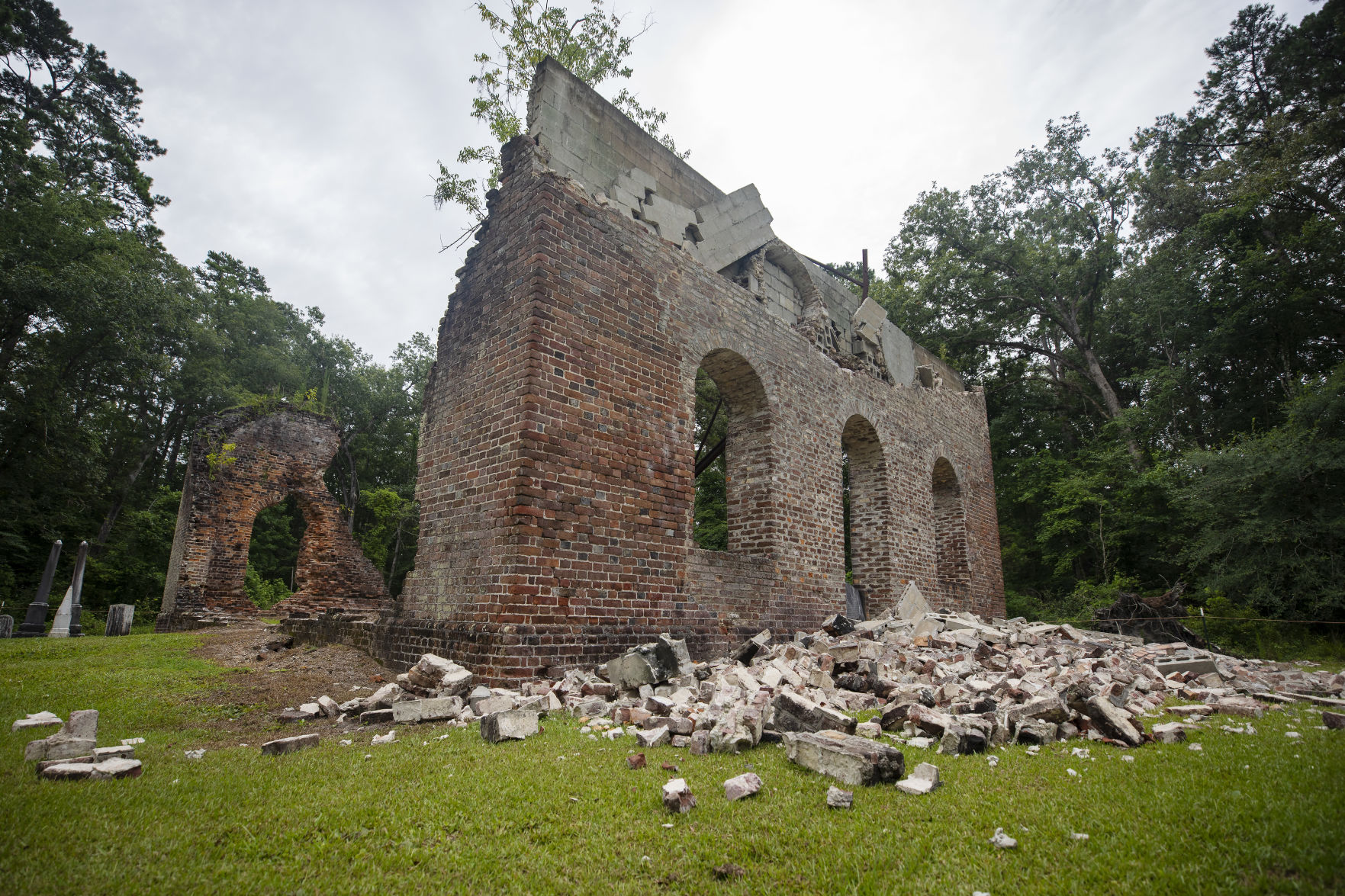 Ruin Of Historic Colleton County Chapel Damaged Preservationists Press 