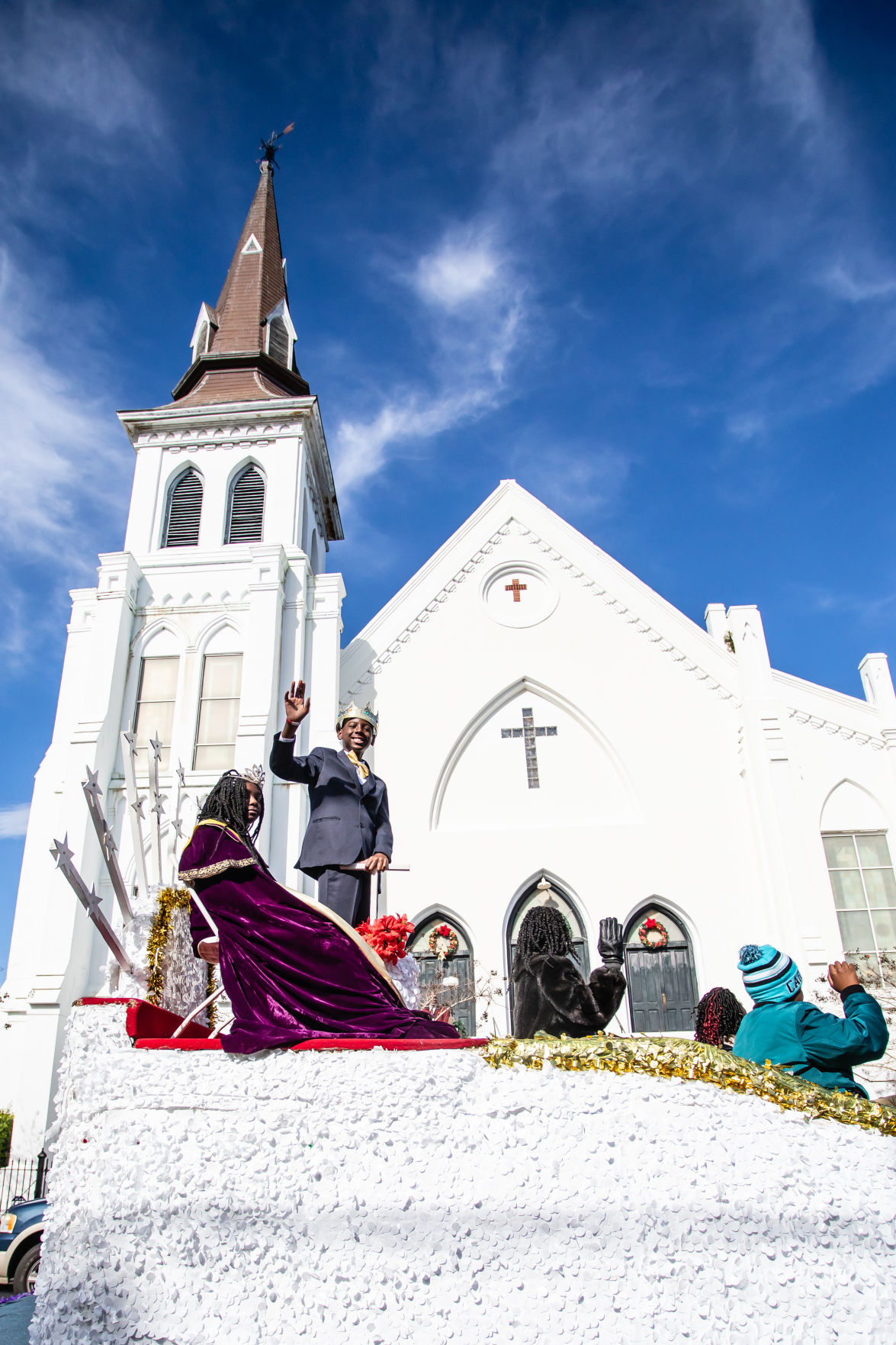 PRINT LEDE pc-010220-ne-paradescene-006.jpg