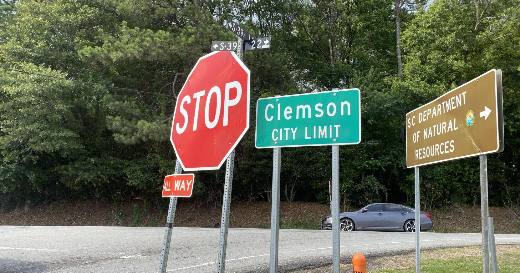 Work starting on congested Clemson road, residents fear it will be worse - Vimarsana News