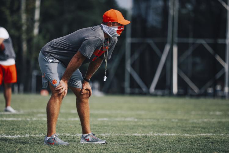 Dabo Swinney surprises equipment manager with Super Bowl tickets