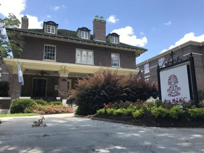 Renovated Inn At Usc Will Feature Gamecock Headboards And Art Depicting Darius Rucker Business Postandcourier Com