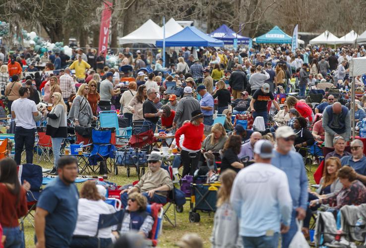 Photos Steaming oysters by the tons eaten by thousands at Lowcountry