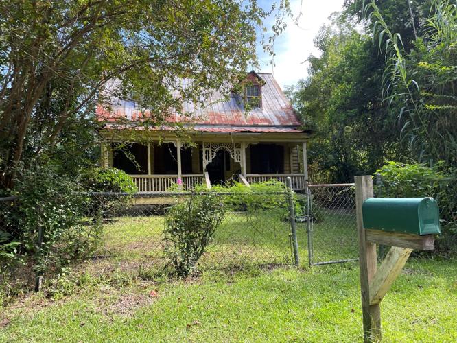 Lincolnville SC founded by freed slaves; a descendent is preserving it