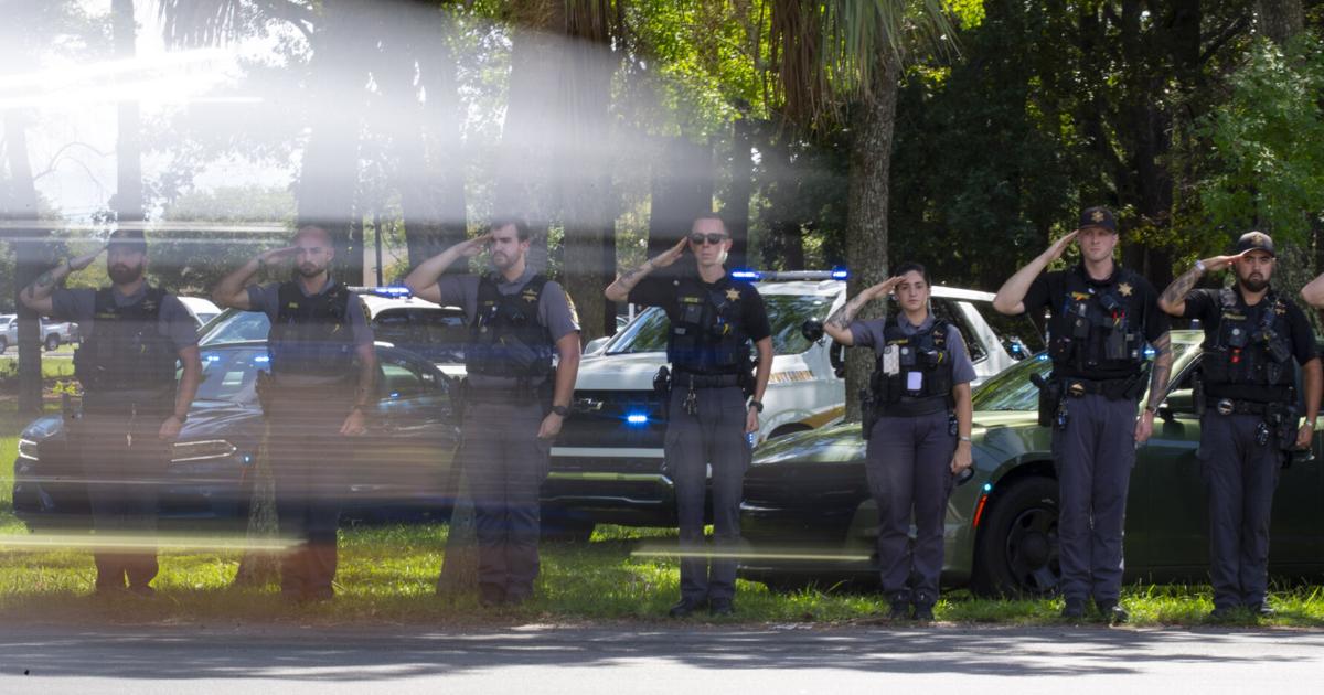 Coverage image for: Emergency personnel show up in droves to support Charleston County deputy killed in crash