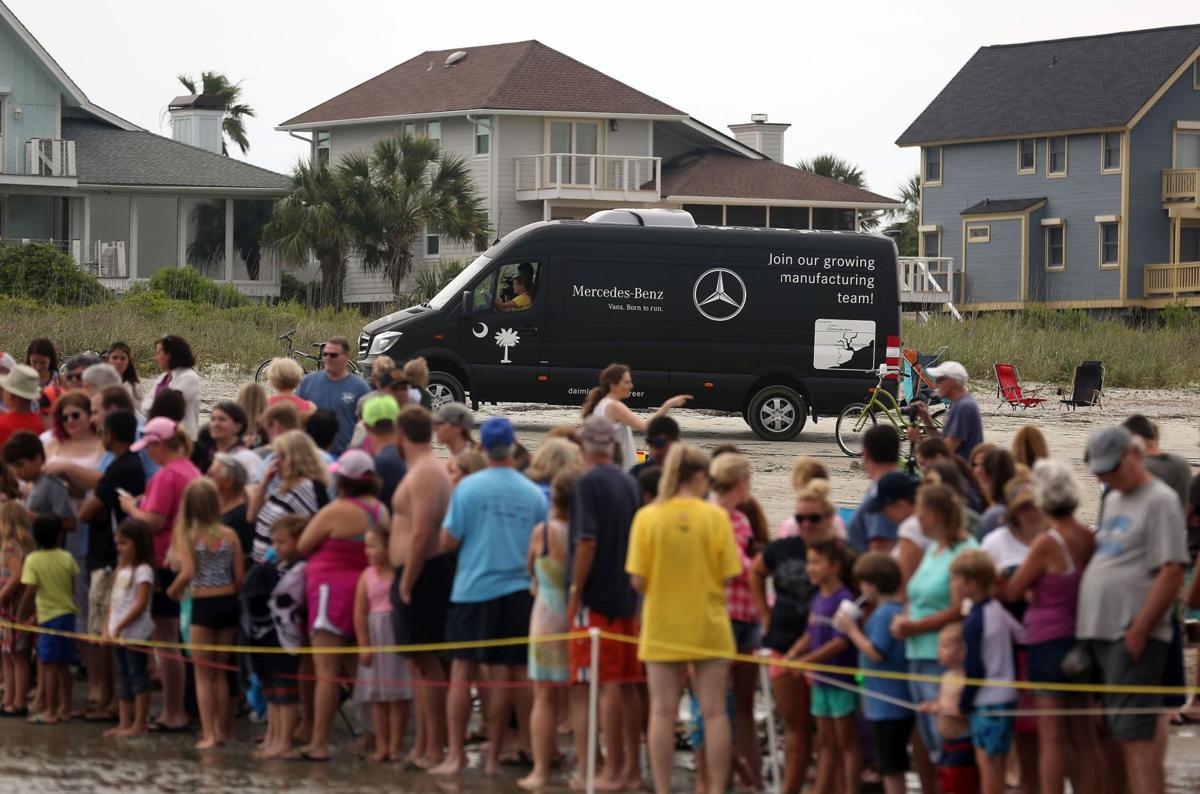 South Carolina Aquarium releases five loggerheads