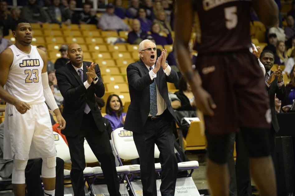 Former Gamecocks Star Larry Davis Getting His Start In College