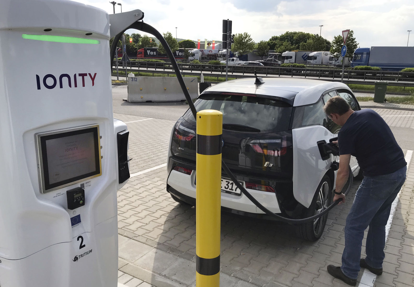 Setup electric car store charging station