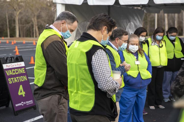 Photos Roper St. Francis Healthcare COVID19 vaccine drivethru for