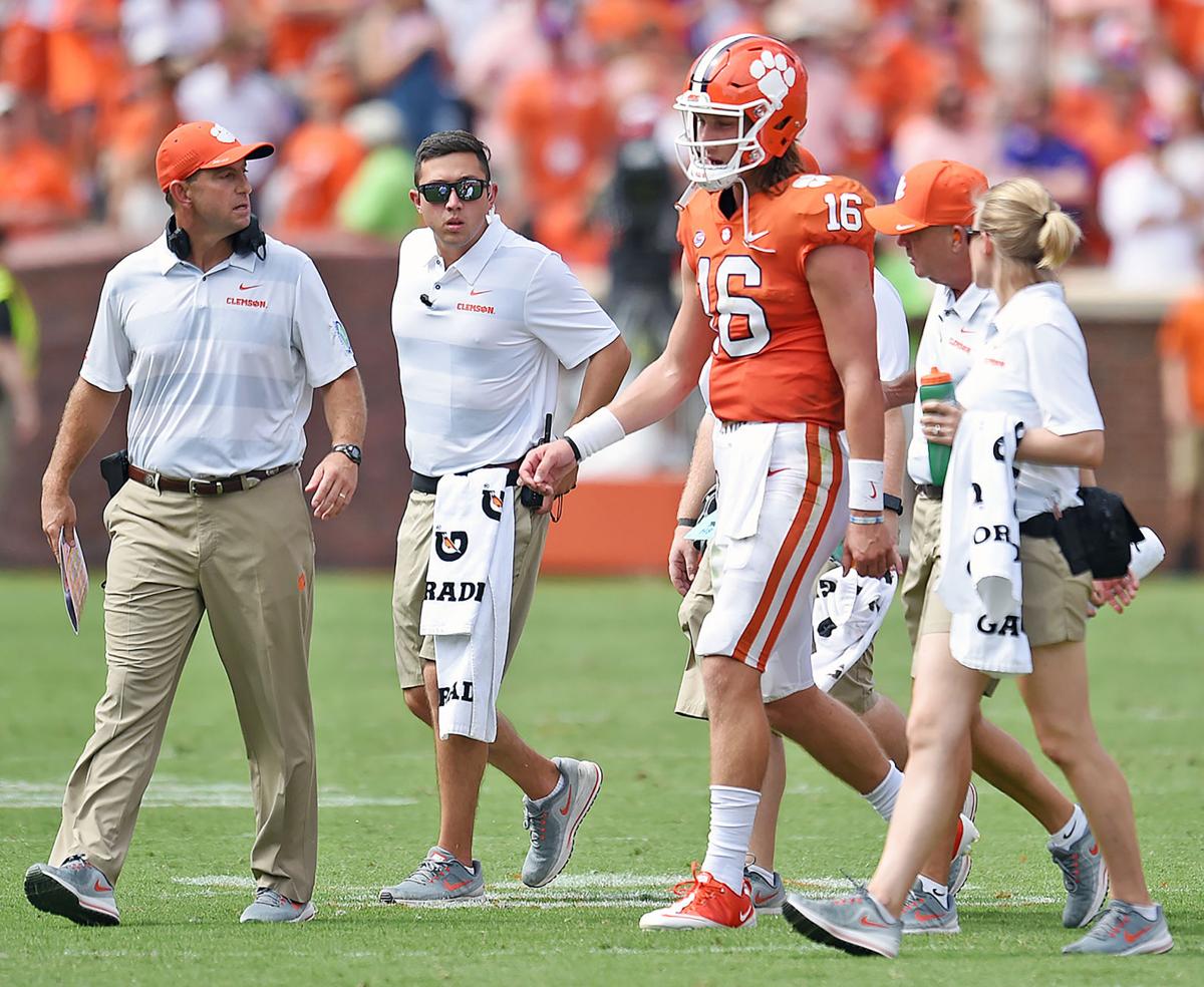 Lost In Trevor Lawrence Scare Clemson Qb Didnt Play Well