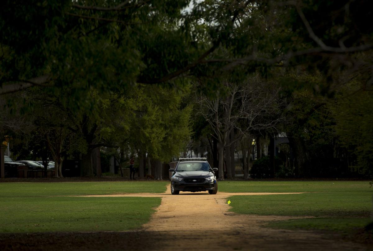 Charleston S First Day Under Coronavirus Spurred Stay Home Order Sees Little Enforcement Covid 19 Postandcourier Com