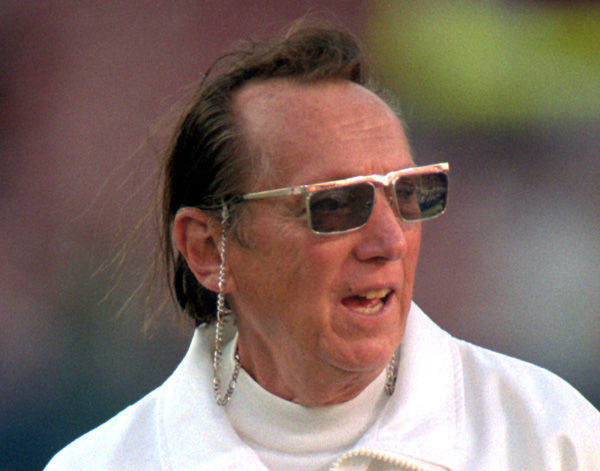 Football pioneer, Raiders' owner Davis dies