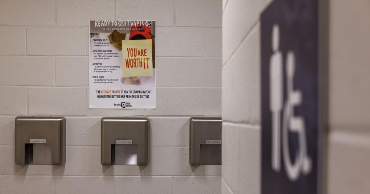 'It's sad': SC schools confront teen vaping and an enduring legal gray area