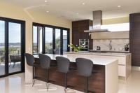 910 Middle Kitchen