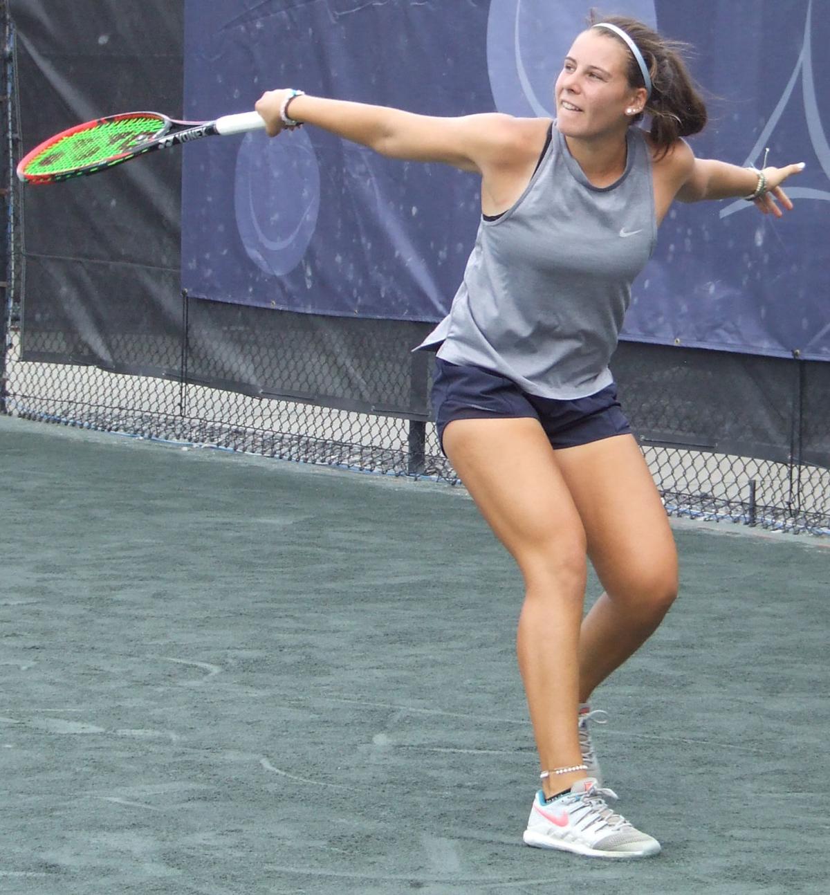 Navarro cruises in opening match at USTA Girls 18 National Clay Courts