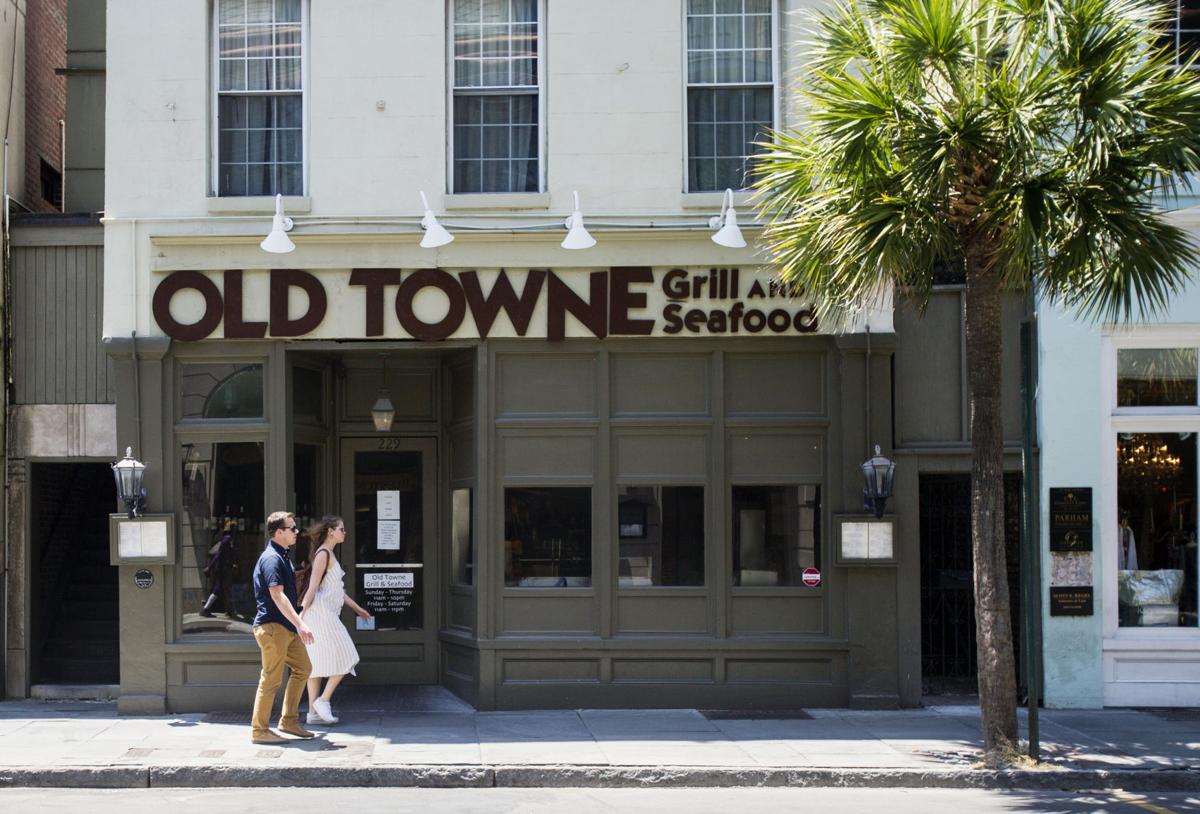Downtown Charleston S Oldest Family Run Restaurant Calls It Quits