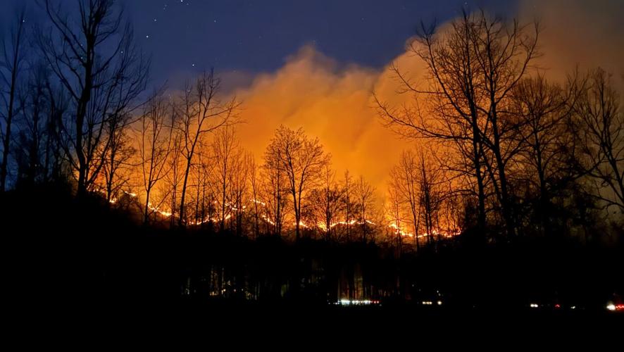 Table Rock mountain wildfire burns 1K acres, homes evacuated