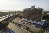 In Charleston's Joseph Floyd Manor, vulnerable senior residents deal with rats, bedbugs