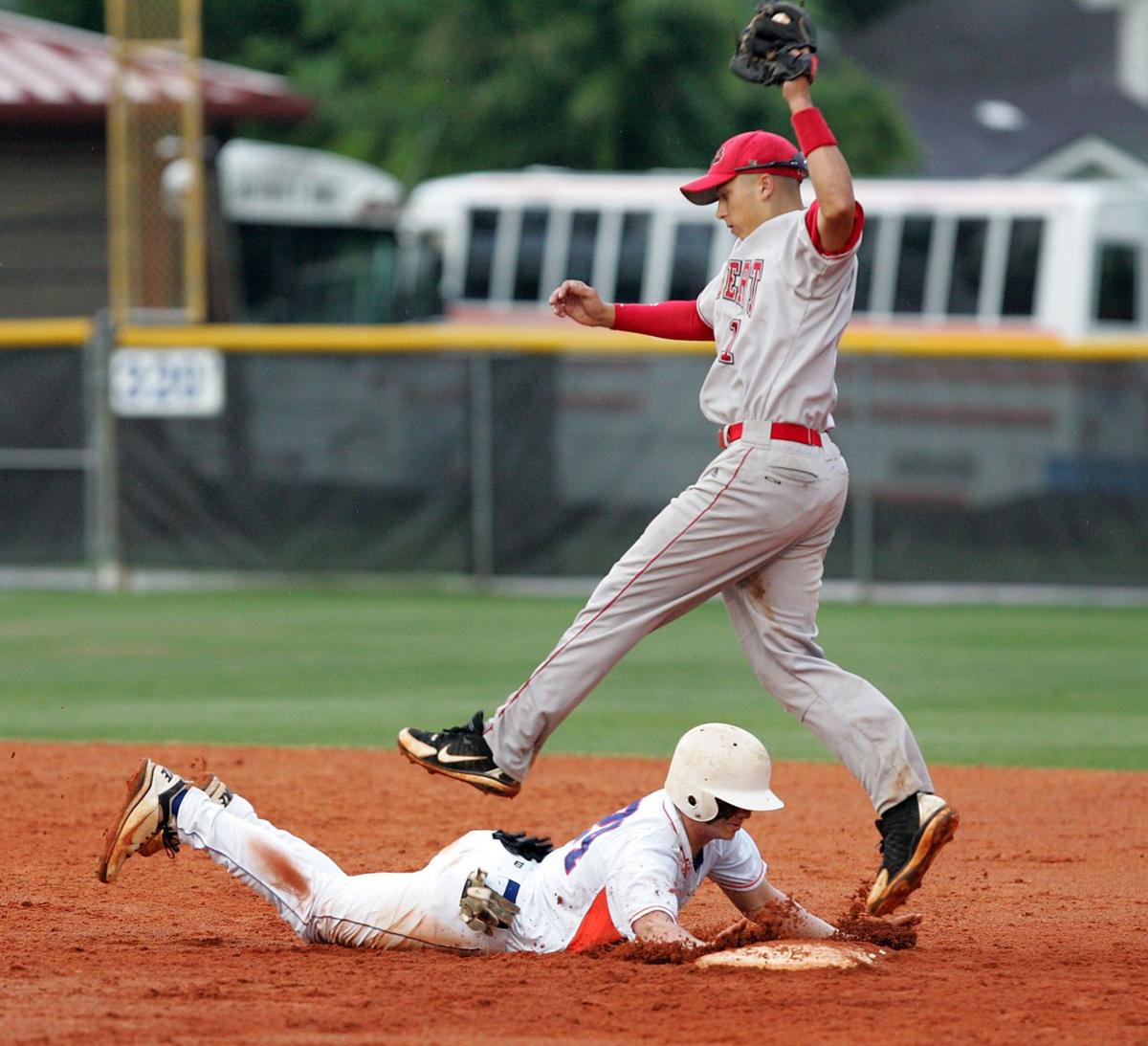 Gilbert tops Hanahan
