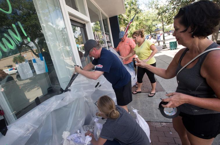 Cuttin' Edge Barber Shop01.jpg