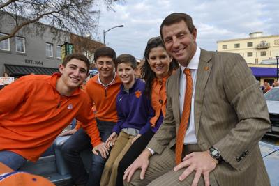For Clemson S Dabo Swinney Christmas Day Will Mix Celebration With Work In Playoff Sports Postandcourier Com She is better known as the wife of dabo swinney, the head coach of 'clemson tigers football team.' dabo swinney christmas day