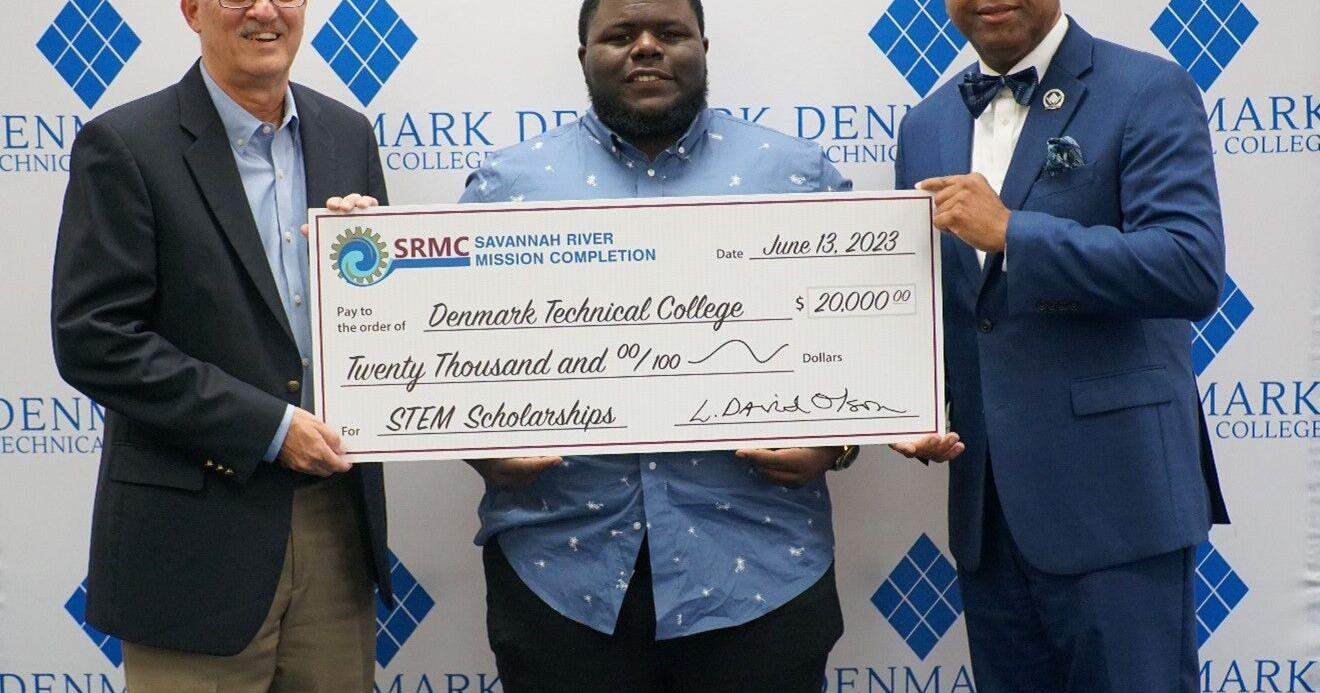 SRMC donates $20,000 to Denmark Tech for STEM scholarships - Vimarsana News