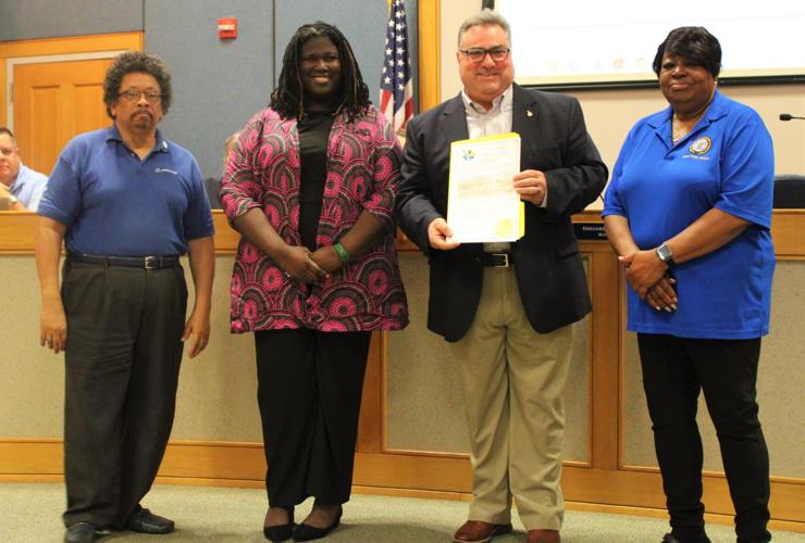 Council zeroes in on traffic, townhomes News