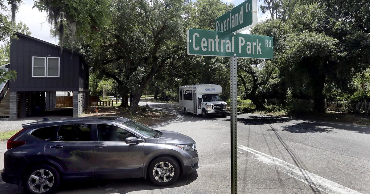 After 14 years of planning, a crash-prone James Island intersection will get a turn lane