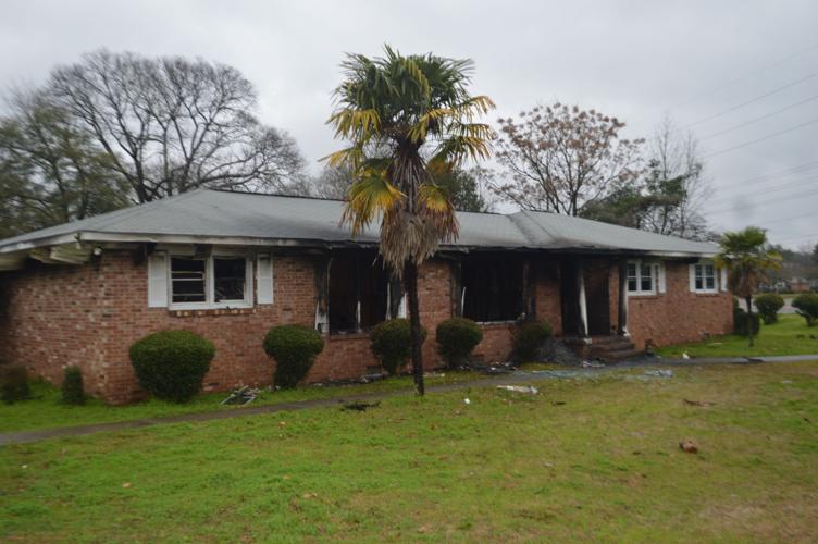 Early morning fire destroys Aiken home