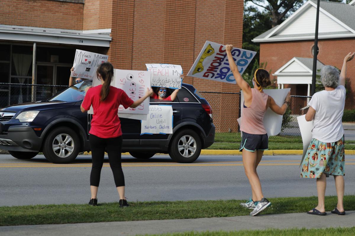 teachers protest.jpg