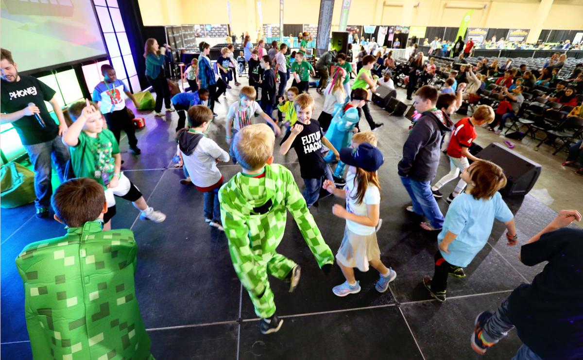 danceoffgroup minecraft minefaire.jpg