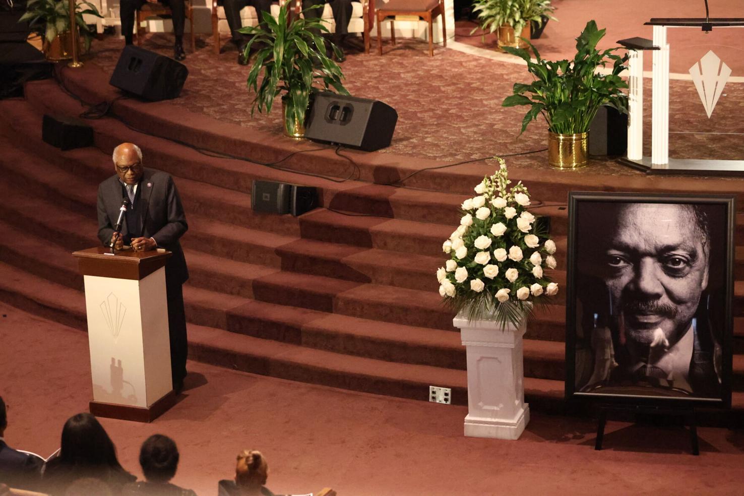 Jackson’s memorial service follows lying-in state ceremony