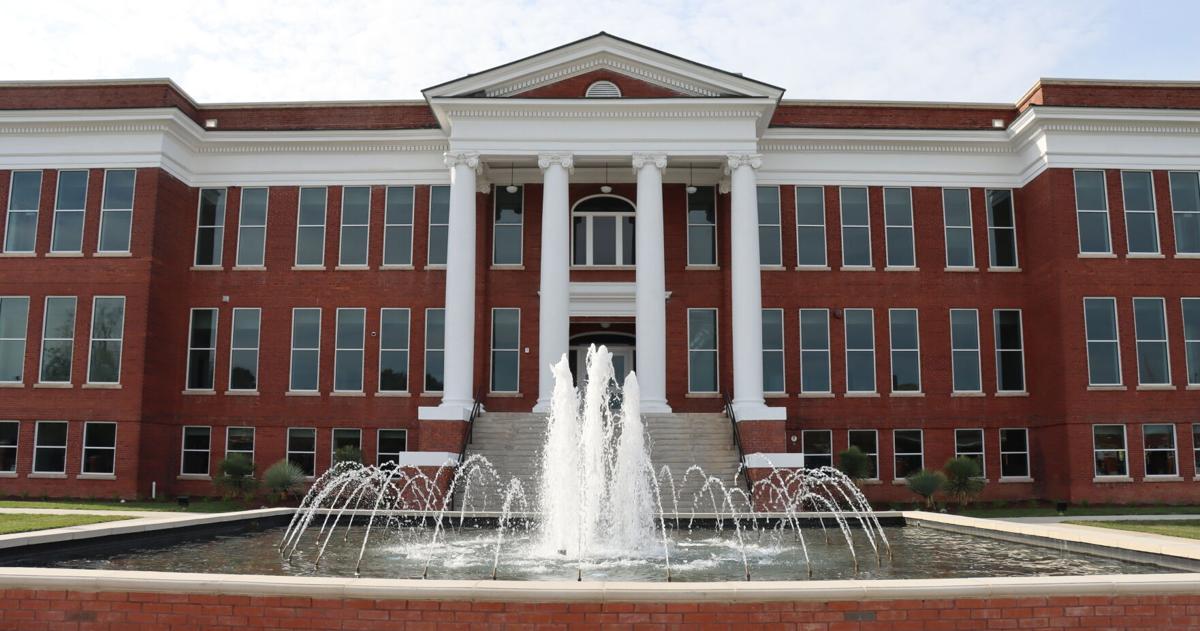 Florence, SC school preps students for health care careers Florence, SC school preps students for health care careers