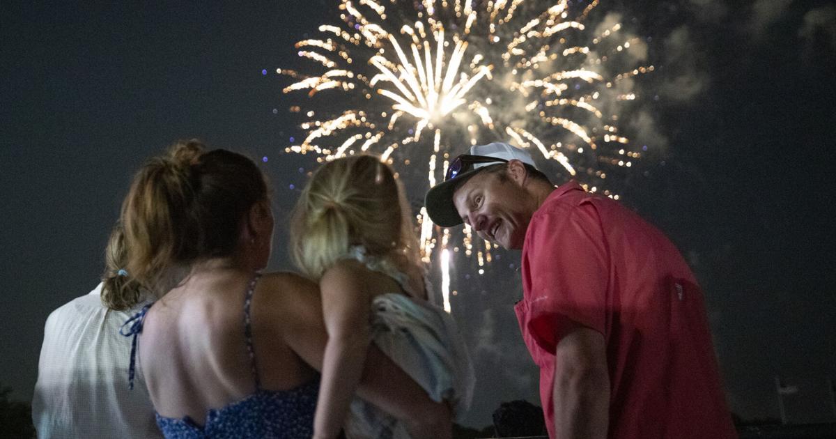 14 Hotspots, um den 4. Juli zu feiern und das Feuerwerk rund um Charleston ...