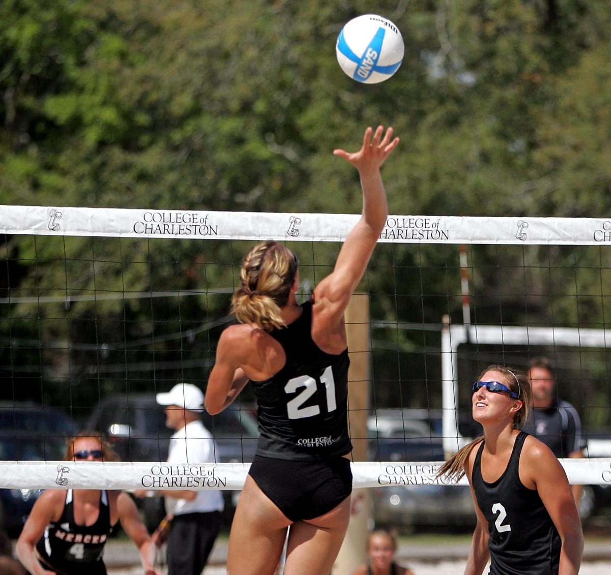 College of Charleston opens sand volleyball season with weekend