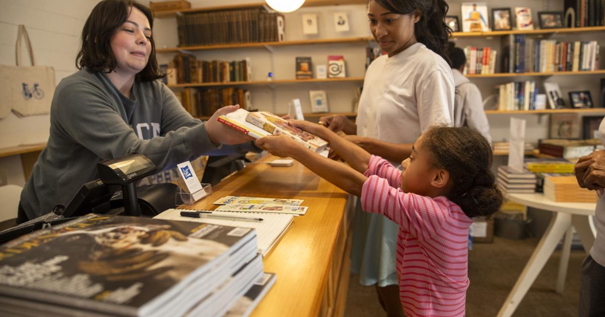 Mehr zur Geschichte: Unabhängige Buchhandlungen in Charleston veranstalten ...