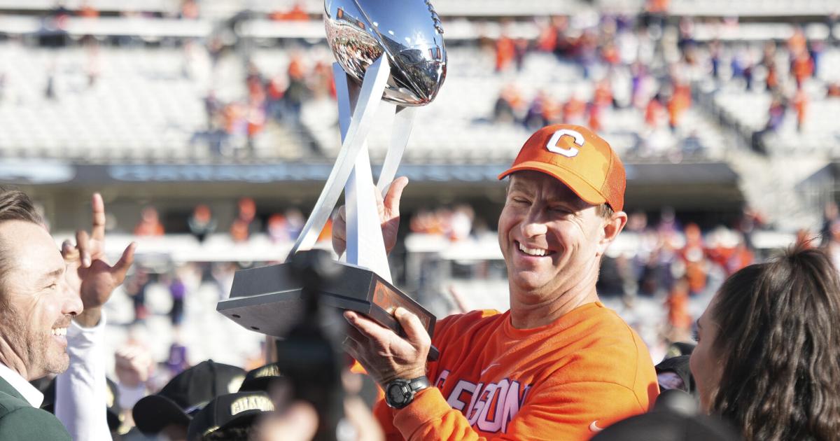Dabo Swinney von Clemson wird mit dem Job in Alabama in Verbindung ...