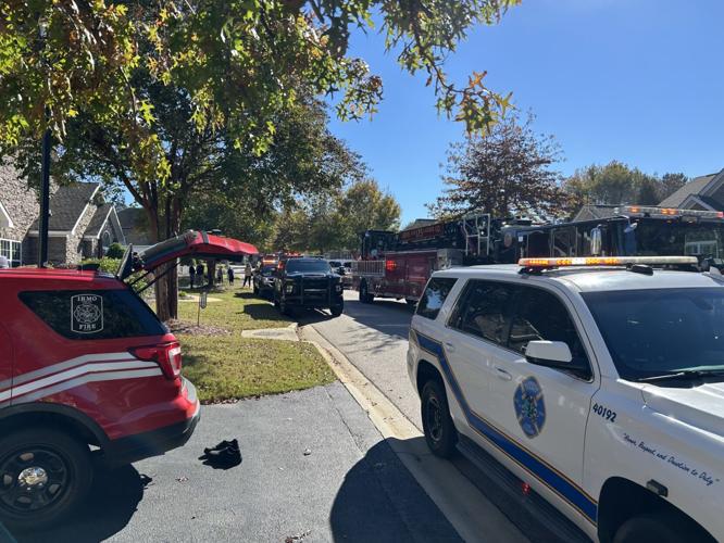 2 firefighters injured while battling fire at Lexington