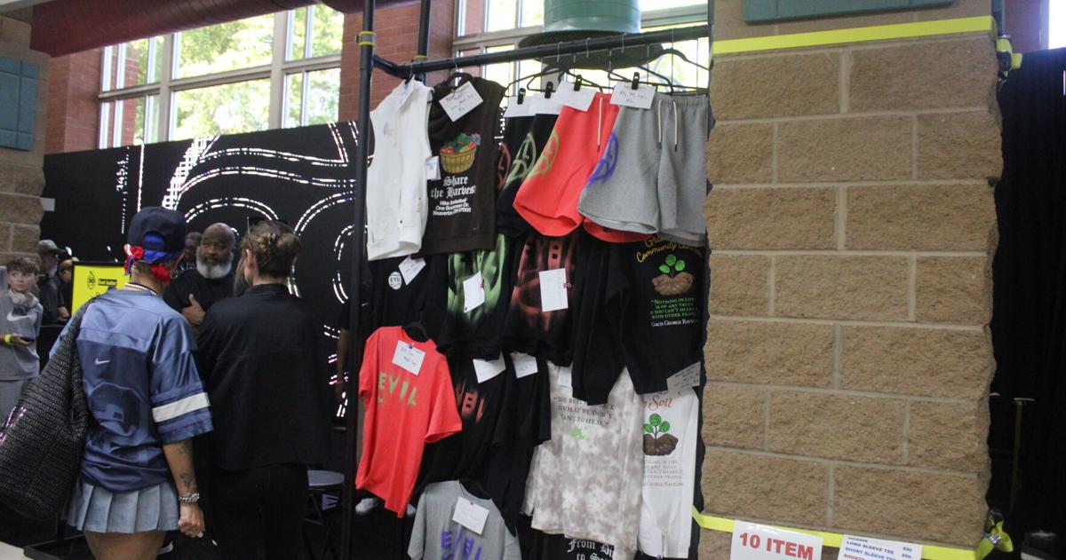 People flock to Foot Locker pop-during Nike EYBL Peach Jam