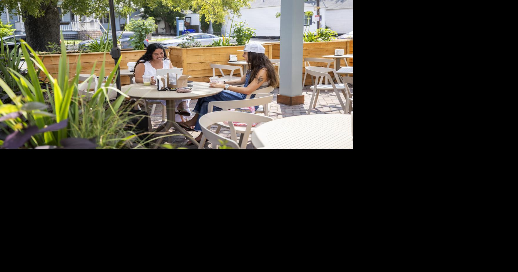 New daytime destination with spacious patio opens in Charleston near Hampton Park