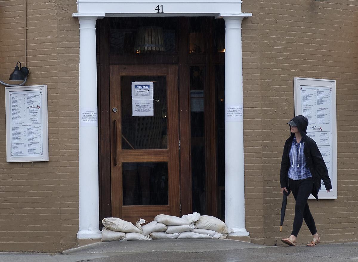 XH1F8236-sandbags-crabhouse-crop.jpg